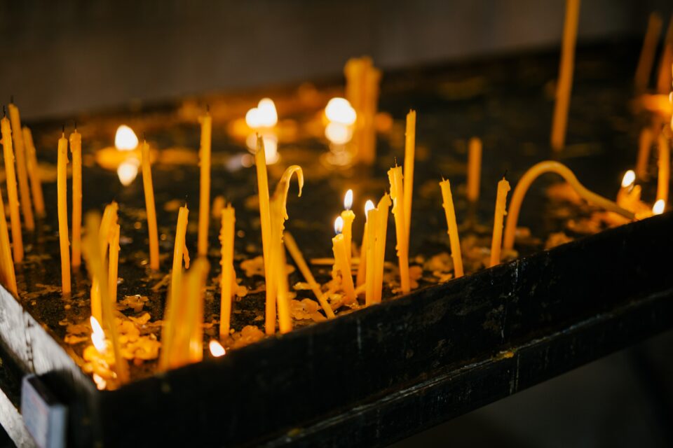 свеќи црква митровден