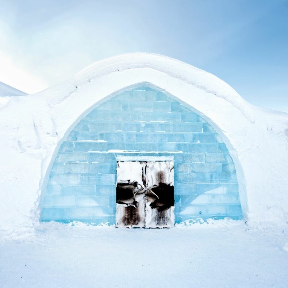 леден хотел ice hotel